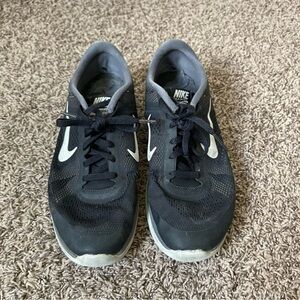Nike In Season TR 5 Athletic Shoes